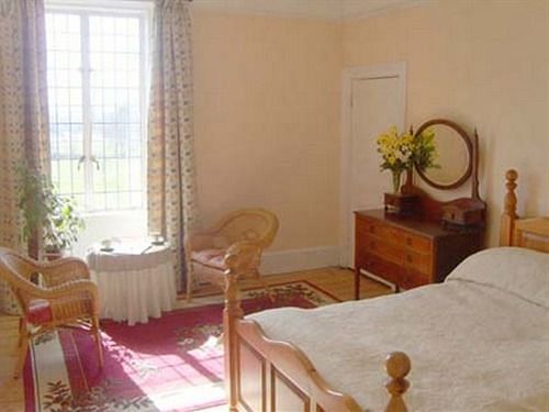 Cleeve House Bed & Breakfast Melksham Exterior photo